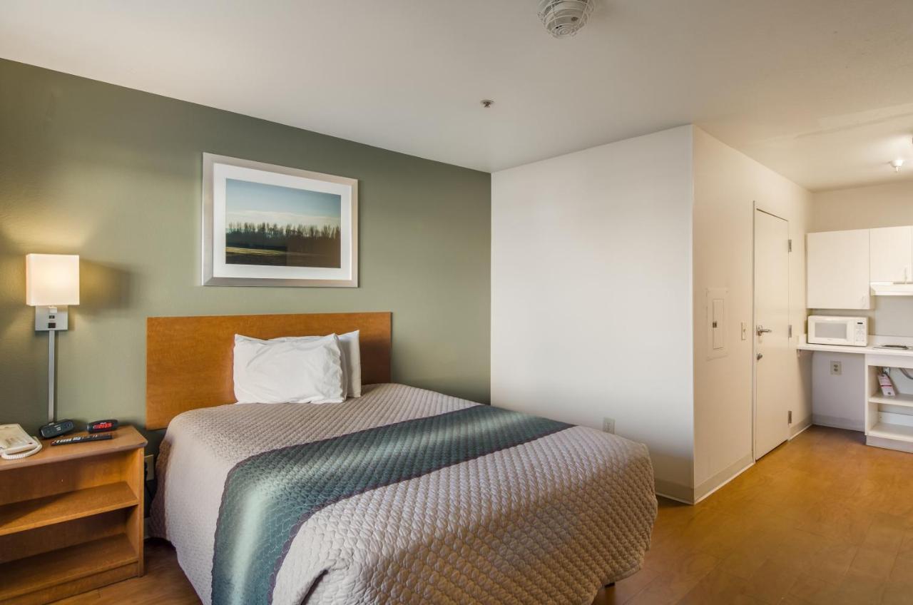 Hometowne Studios By Red Roof Denver - Airport/Aurora Εξωτερικό φωτογραφία