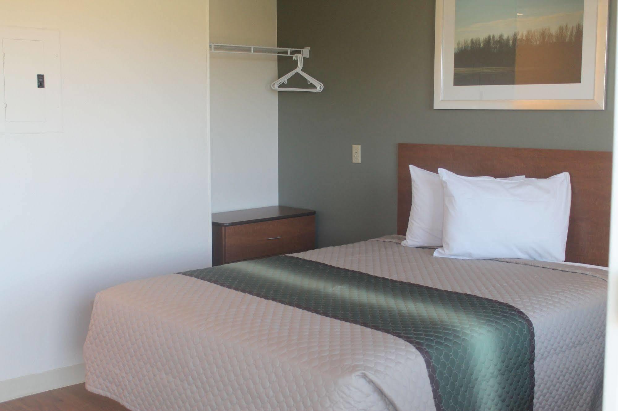 Hometowne Studios By Red Roof Denver - Airport/Aurora Εξωτερικό φωτογραφία